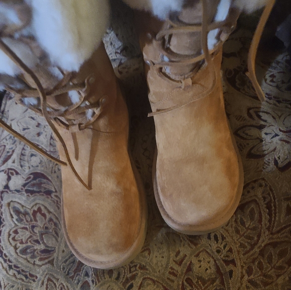Uggs size 8 like new - Picture 3 of 6